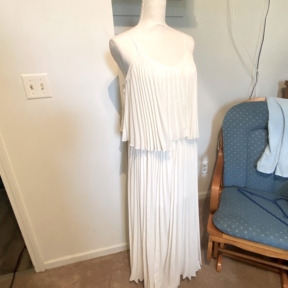 DaniCollection white/cream dress, size large